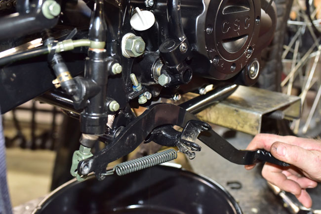 TT250 Clutch Replacement Image
